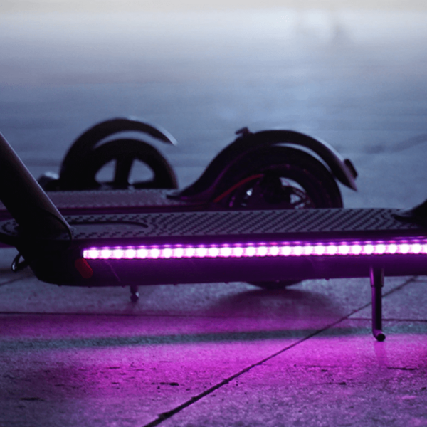 Barre de lumière BLUETOOTH multicolore pour trottinette Xiaomi