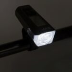 Feu avant rechargeable EWL011 avec affichage de la vitesse, de la température, de l'heure et du kilométrage – Image 2